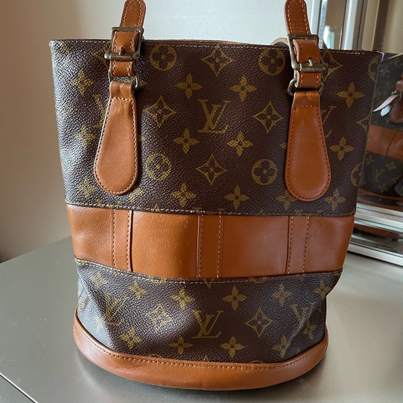 Louis Vuitton Marais bucket pm - Picture 5 of 16